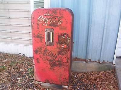 VINTAGE VENDO 39 COKE MACHINE  BARN FIND