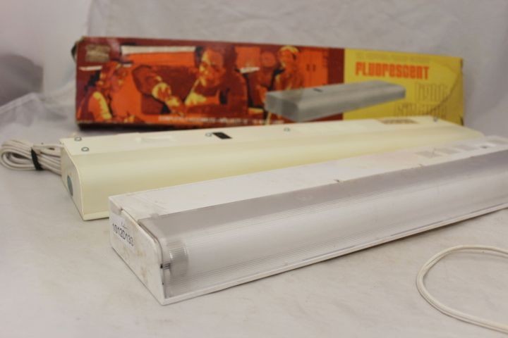 All Purpose Under Cabinet Fluorescent Light Fixtures Lot of 2