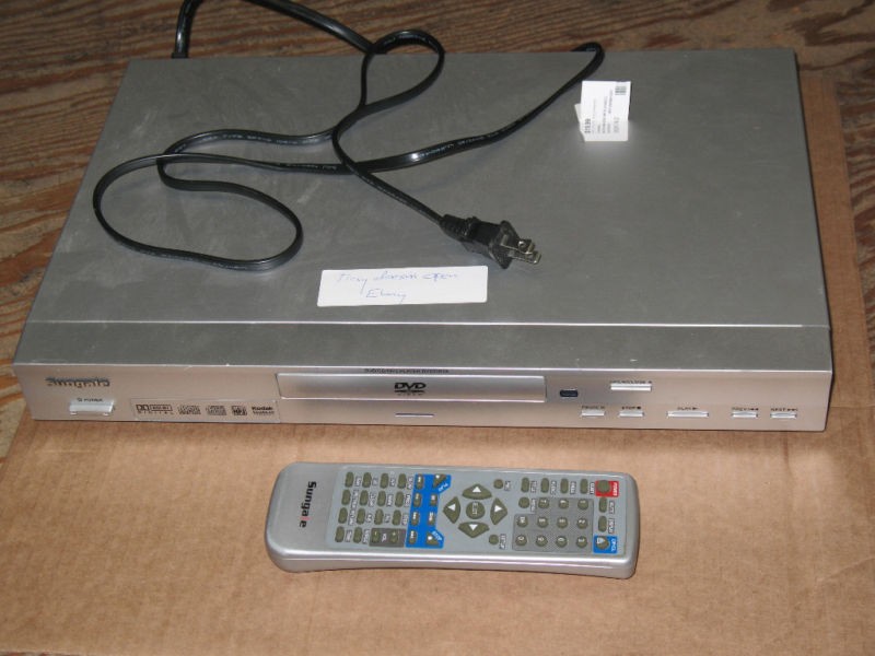 Sungale DVD2002A DVD/VCD/CD/ Player (Silver) AS IS