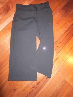 LULULEMON SWAY CROPS SIZE 4 IN SOOT