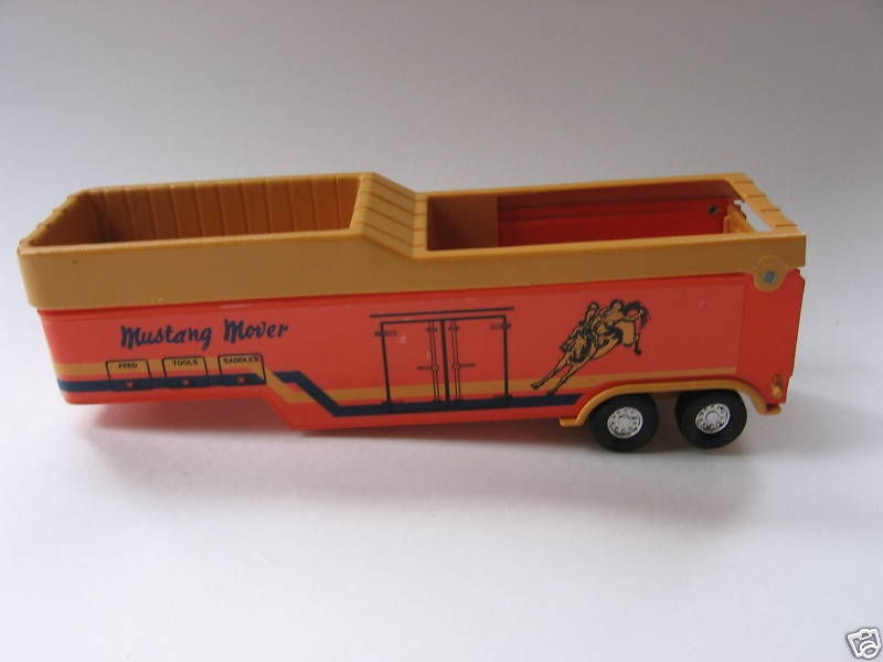 Vintage ERTL Diecast Mustang Mover Horse Trailer 1971