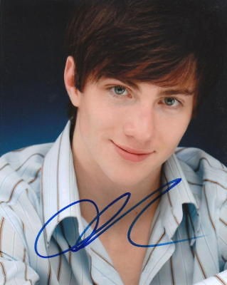 AARON JOHNSON Hollywoods New Heartthrob   SIGNED