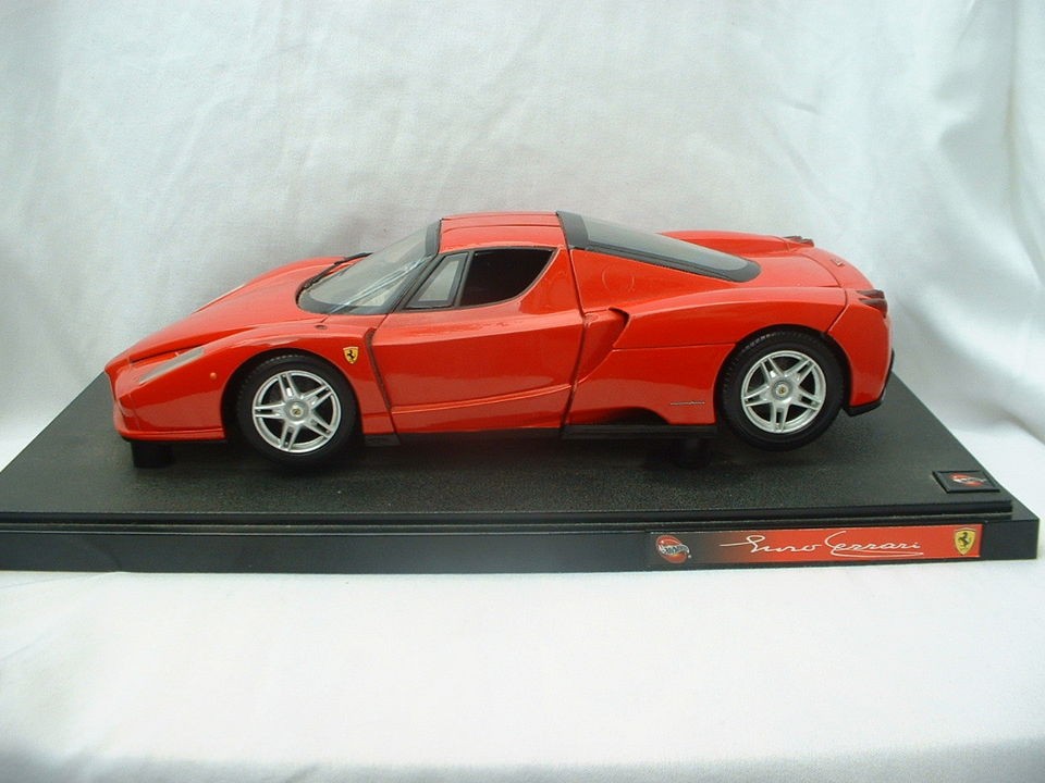   Collection Die Cast118 Scale Model Ferrari Enzo Vgc 