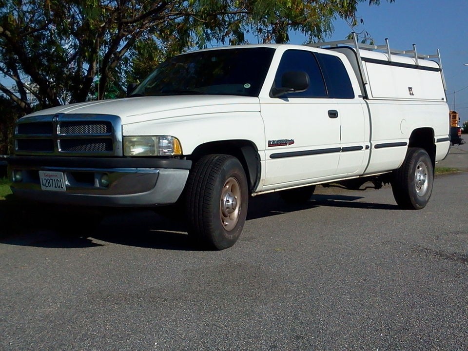   Ram 2500 SLT extended cab, long bed (8 ft. +/ ) 2002 Dodge Ram 2500