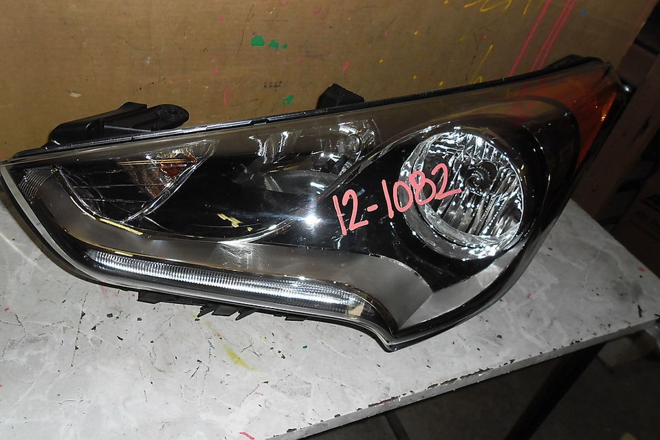 2012 HYUNDAI VELOSTER OEM LEFT HEADLIGHT 12 1082 J1 