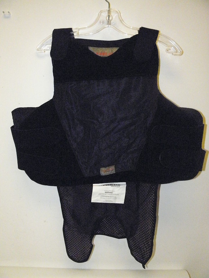 SAFARILAND ARMORWEAR PLATE CARRIER VEST SIZE B383665C/38361​2 BLACK 