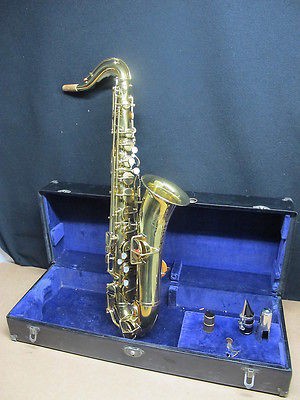 VINTAGE The Buescher Elkhart Inc. Tru Tone Saxophone