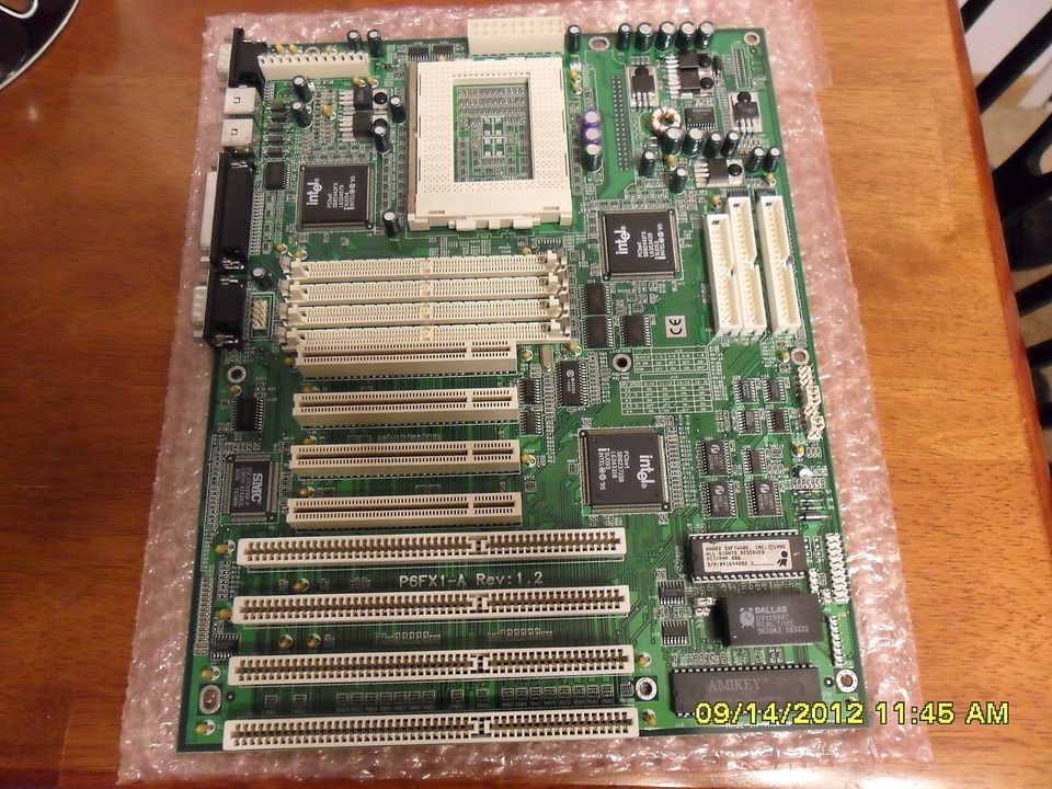 ECS Pentium Pro Motherboard with Boxed Pentium Pro 180MHz