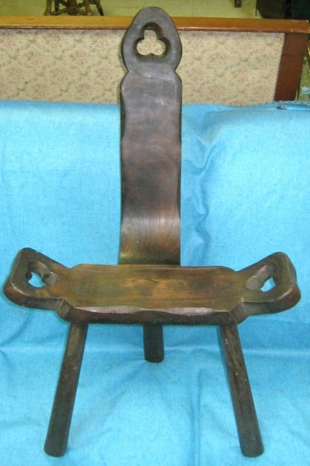 PRIMITIVE HANDCARVED LABOR BIRTHING CHAIR WOOD ANTIQUE 3 LEGS STOOL