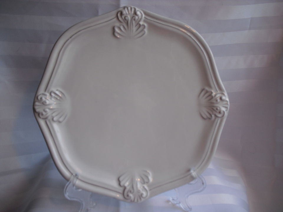 Beautiful Vietri Antico Bianco White Dinner Plate 10 5/8 Made in 