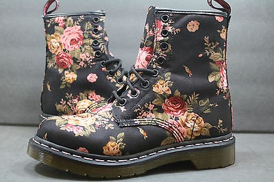   Dr. Martens Boots  Air Wair 1460W BLACK NOIR VICTORIAN FLOWERS