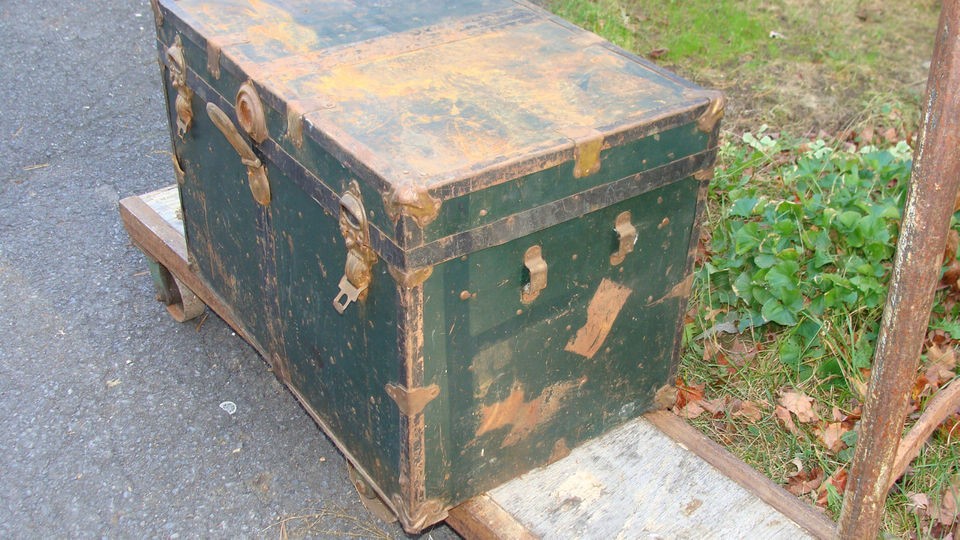 Vintage Green Metal Military Storage Trunk 28 x 20 x 18