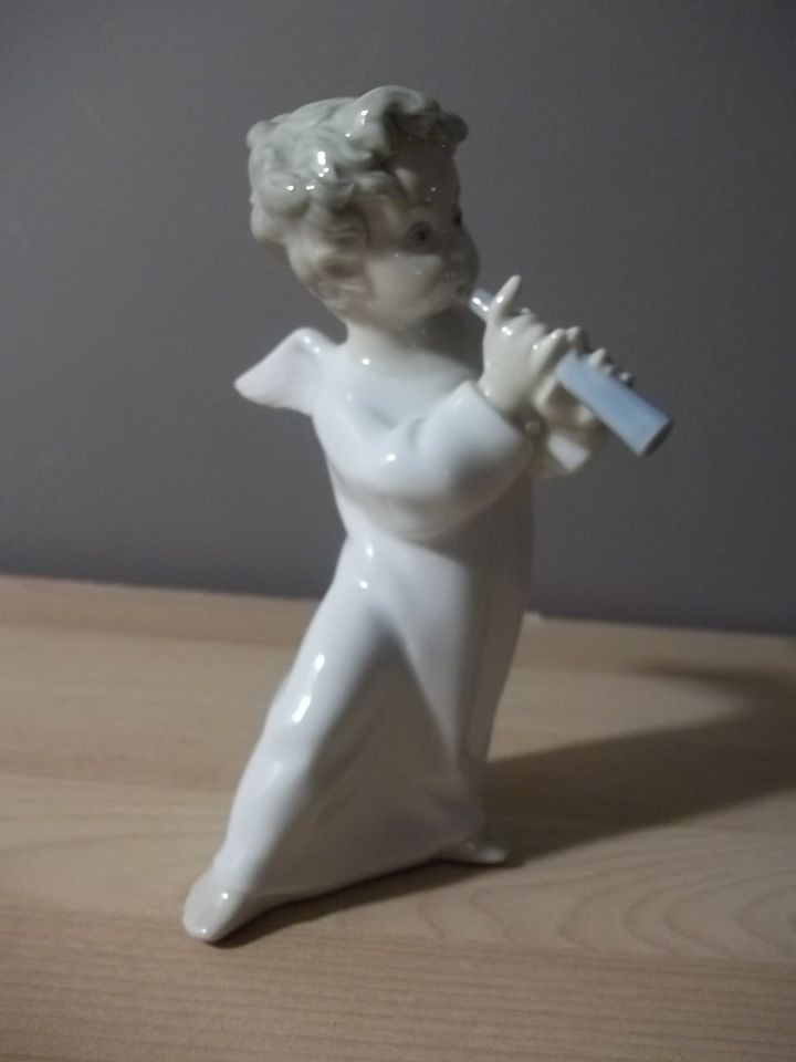 LLADRO 4540 ANGEL PLAYING FLUTE FIGURINE RETIRED 2005 MINT