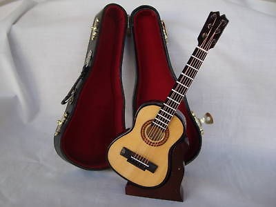 GUITAR Music Box Greensleeves 6.25 L With Stand & Case Great Music 