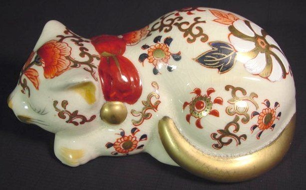 Sleeping Cat Antique Mid Century Kutani Imari Nemuri Neko Hand Painted