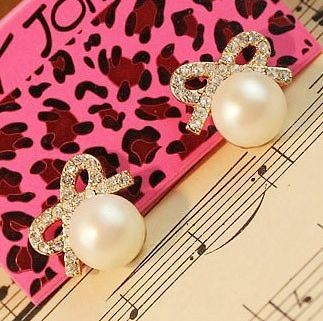 pearl bow earrings in Earrings