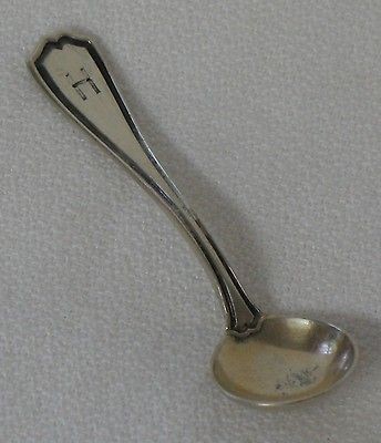 Hepplewhite Reed & Barton Sterling Silver Salt Spoon