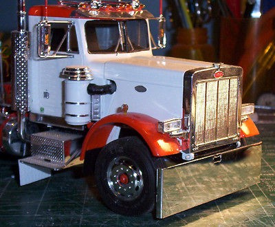 peterbilt bumpers in Commercial Truck Parts