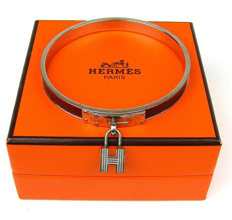 hermes kelly bracelet in Fashion Jewelry