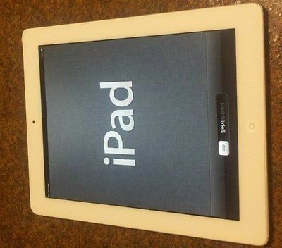 Apple iPad 2 32GB, Wi Fi, 9.7in   White (MC980LL/A) Read Description