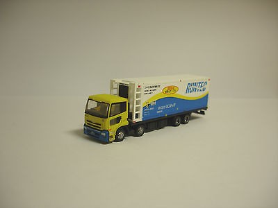   31 Feet Runtec Freezer Truck N scale 1/150 N Gauge Tomytec Truck Vol 7