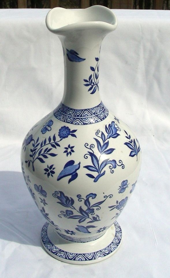 Vintage COALPORT WHITE BLUE DECANTER 9 1/2 Without Stopper Limited 