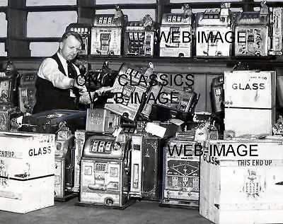 1933 OLD VINTAGE SLOT MACHINE S PHOTO SIEZED BY POLICE GAMBLING GAME 