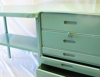 Vintage U.S Army Mobile Medical Cabinet   Hospital Green   Used