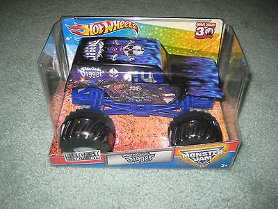   HOT WHEELS MONSTER JAM SON UVA DIGGER 124 SCALE BIG TRUCK **VHTF