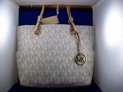 michael kors handbag in Handbags & Purses