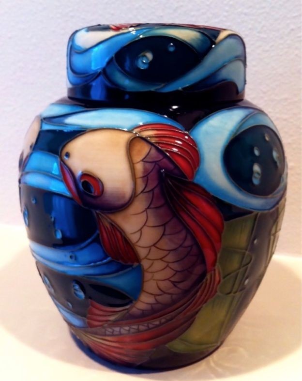 MOORCROFT GINGER JAR / VASE   Rare Philip Gibson Carp Design