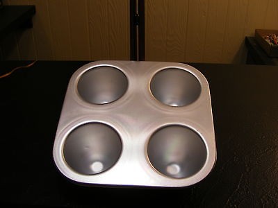 VINTAGE WILTON ALUMINUM PERFORMANCE MUFFIN / POPOVER TIN # 508   302