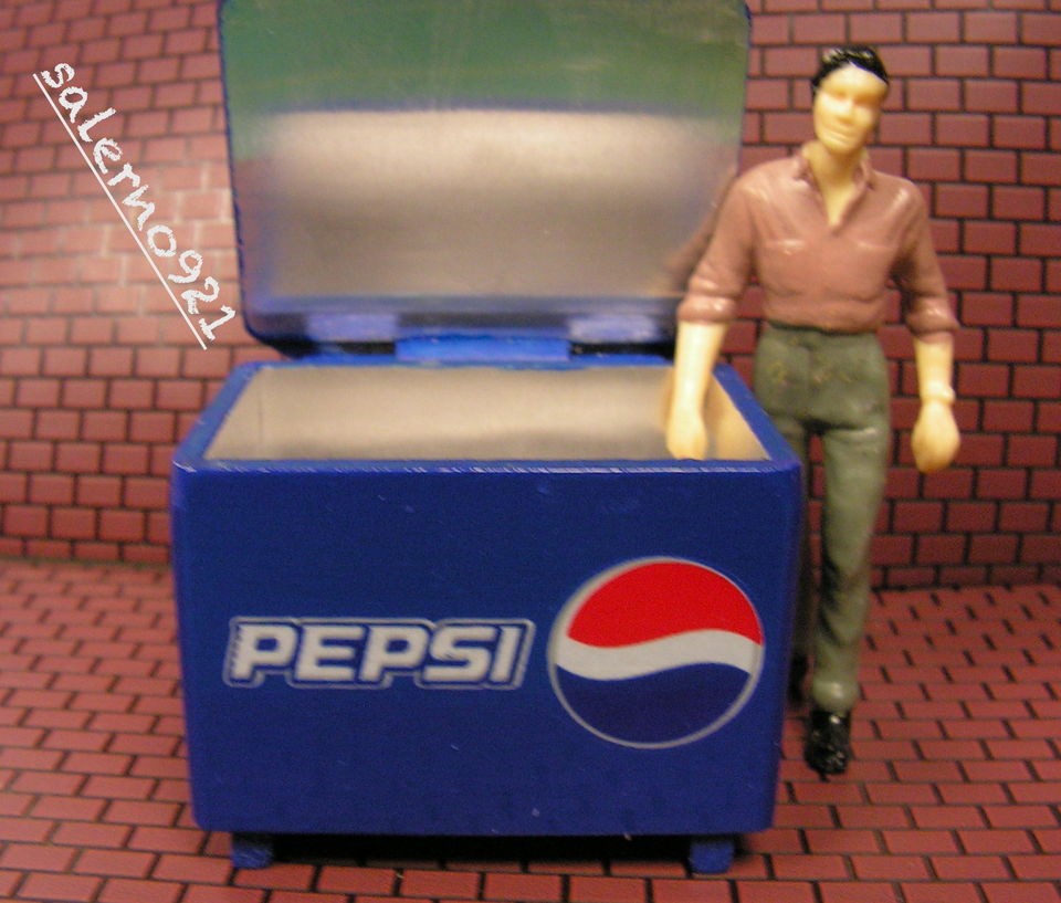 Pepsi Cooler Ice Chest + FREE Bottles and124 G Scale Diorama 