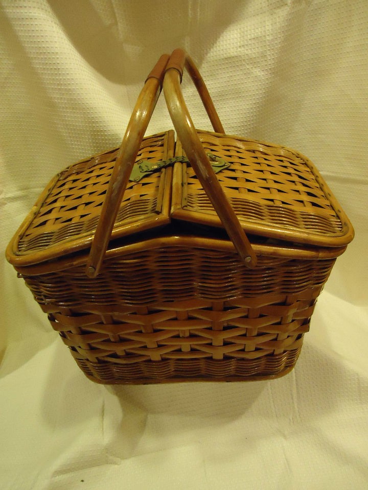   BASKET BY PICNIC TIME    PICNIC BASKET, STORAGE/SEWING/CRAFT BASKET