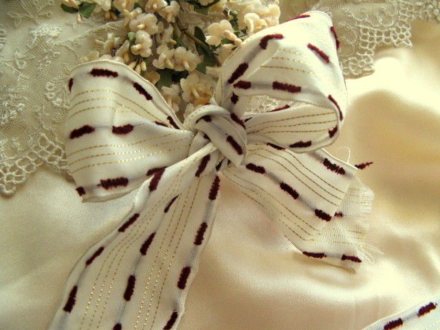 FRENCH WIRED LT CREAM & BURGUNDY RIBBON DOLLS MILLINERY CRAFT 1.5