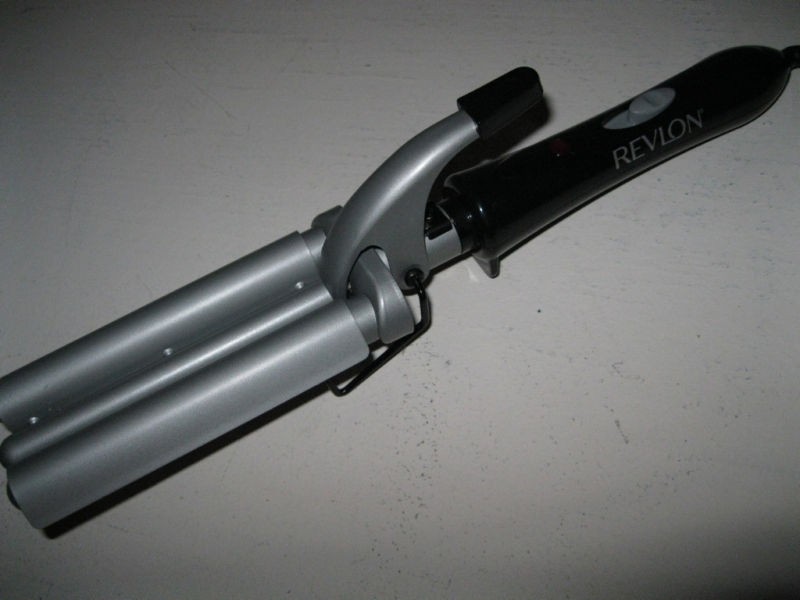 revlon ceramic flat iron in Straightening Irons