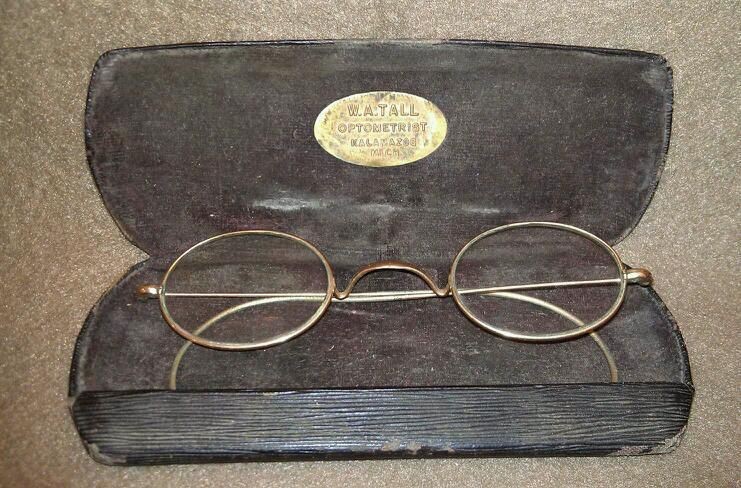 Antique Gold Tone Wire Rim Eyeglasses Glasses STEVENS & CO.in Case 