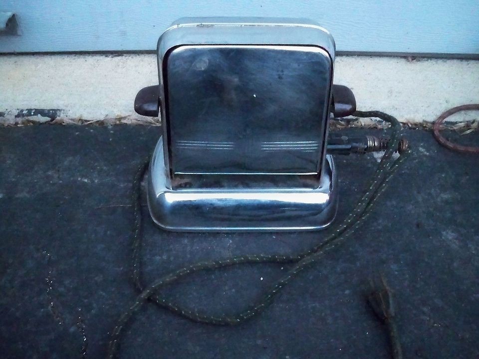 VINTAGE ART DECO ERA UPRIGHT TOASTER #4