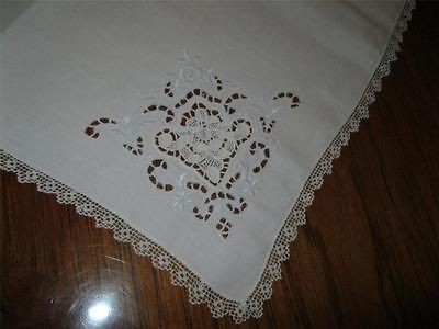 SEVEN VINTAGE LINEN LACE INSERT LACE TRIM EMBROIDERED NAPKINS 16 1/2 