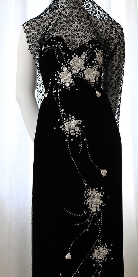 Vietnamese Traditional Dress Ao Dai Wedding Gown Black Velvet Flower 