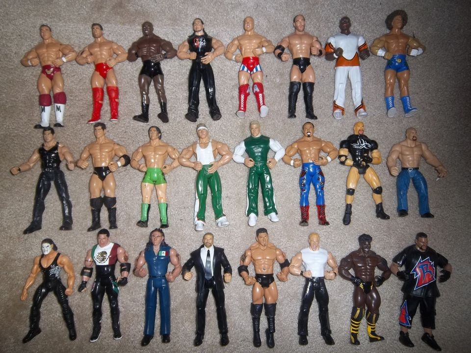 wwe/wcw/tna WRESTLING FIGURES 16