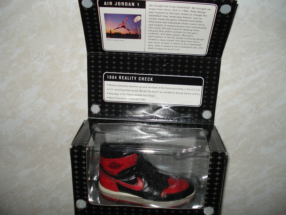   Classics Commemorative Footwear AIR JORDAN 1 FIGURINE MINIATURE BOWEN