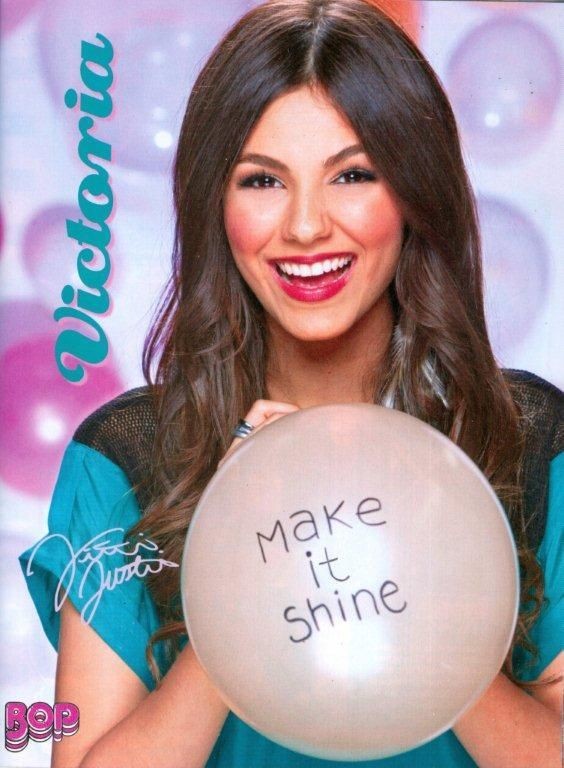 VICTORIA JUSTICE   ROSS LYNCH   AUSTIN & ALLY   11 x 8 MAGAZINE 