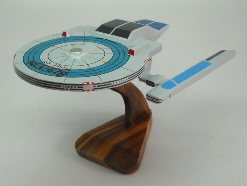 USS Ashton NCC 678 Star Trek Spacecraft Wood Model Big