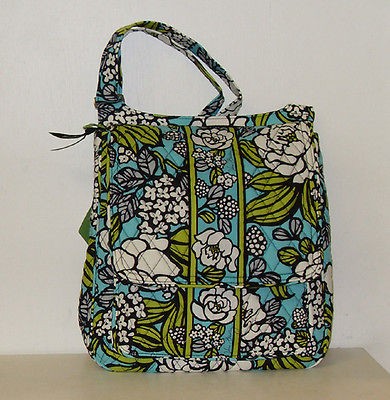 Vera Bradley Mailbag Island Blooms