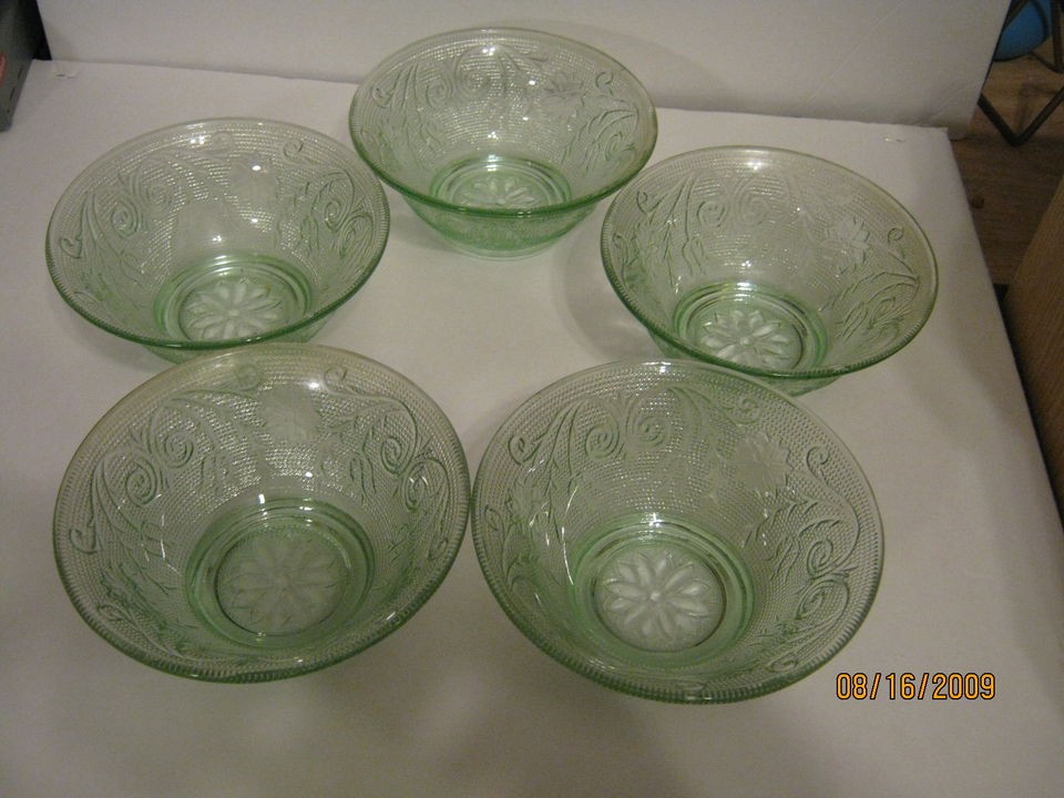 Tiara Chantilly Green 5 Pc. 5 1/4 Cereal Bowls