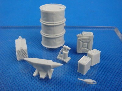 Resin Kit 1/35 Oil drums/Ammuniti​on box and tools equipment