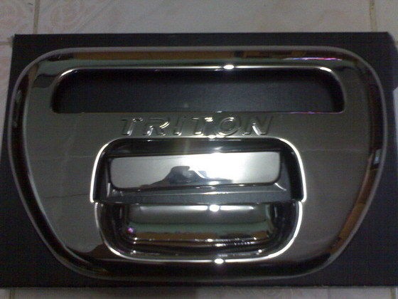 CHROME TAILGATE HANDLE COVER TRIM FOR MITSUBISHI L200 TRITON 2006 2011 