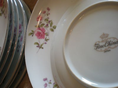 Crown) Fine China Japan 9 1/4 Dinner Plates   Pink & Purple 