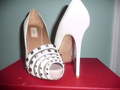 Retail $895 Authentic NIB Valentino Rockstud Open Toe Pump   Bone 